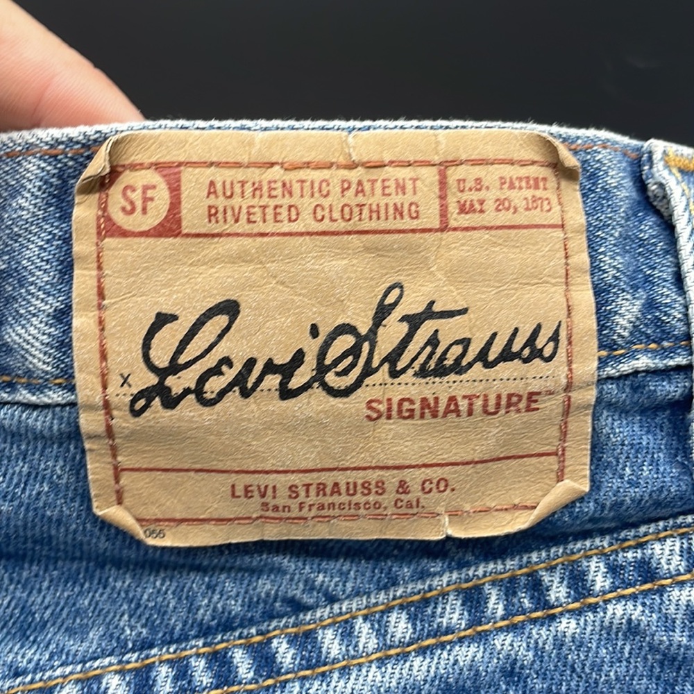 Vintage Signature by Levi Strauss Loose Fit Denim Jean Shorts - Picture 4 of 8